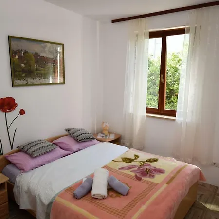 Apartment Adriana *